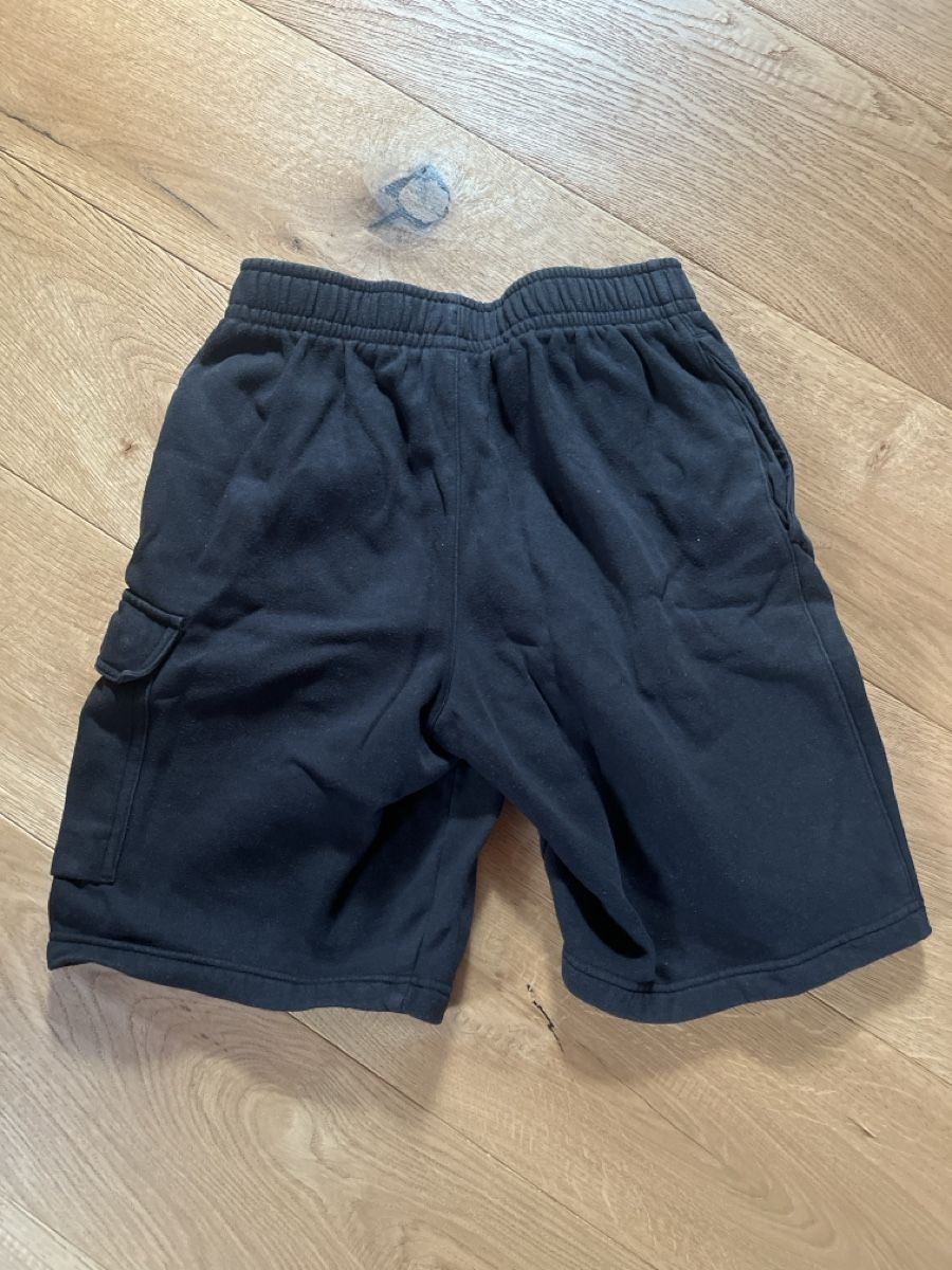 Pantaloni: Nike – Usato da Seengen venduto da L180.90 1