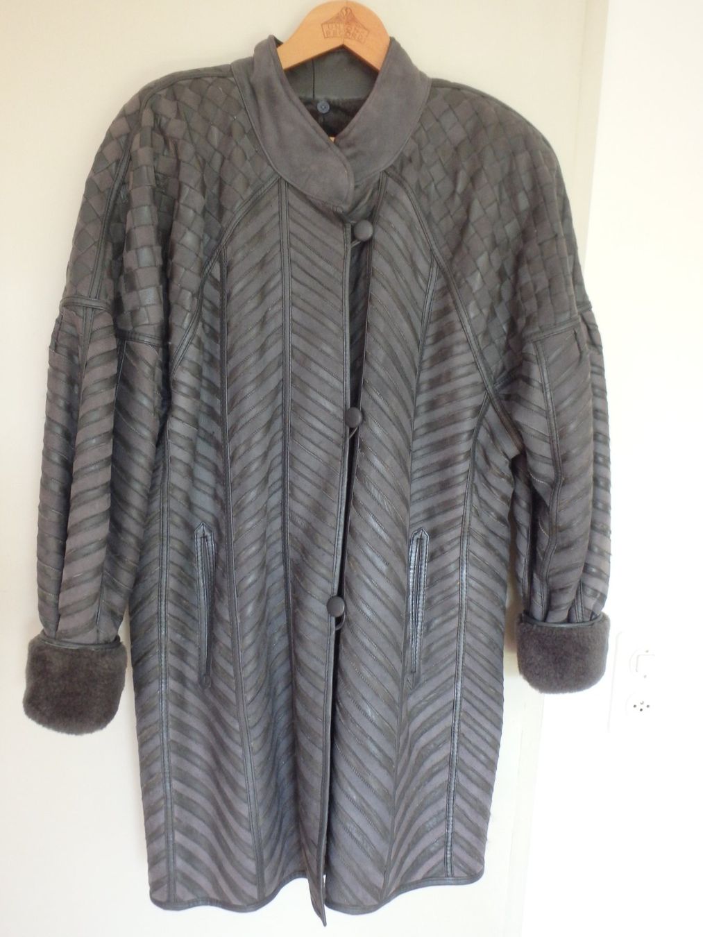 Manteaux: Vintage Leder Mantel, echtes Leder mit Fee, Grösse 40 – D'occasion à Schöfflisdorf par pullux