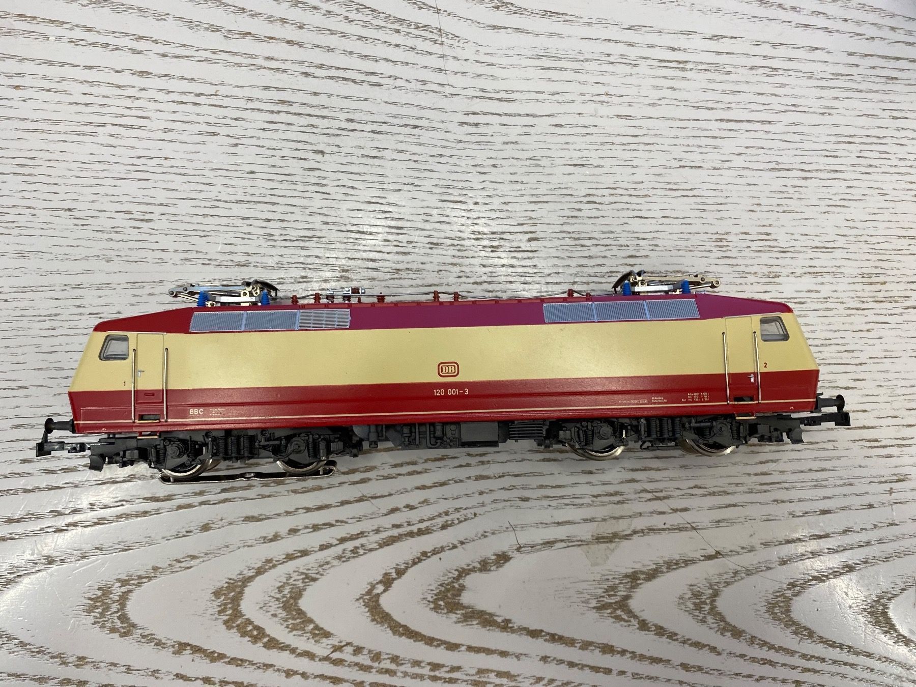 Märklin Modellini di ferrovie: Märklin 3153 DB BR120 – Usato da Lupsingen venduto da New-Haven 1