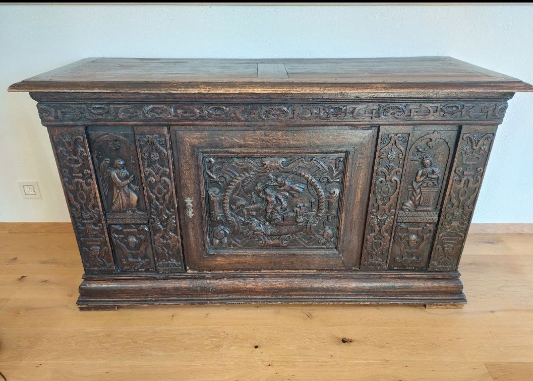Büffets: Sideboard/buffet, geschnitzt, ca. 1800, Renaissance Stil – Gebraucht aus Ehrendingen von fwu_zk9f