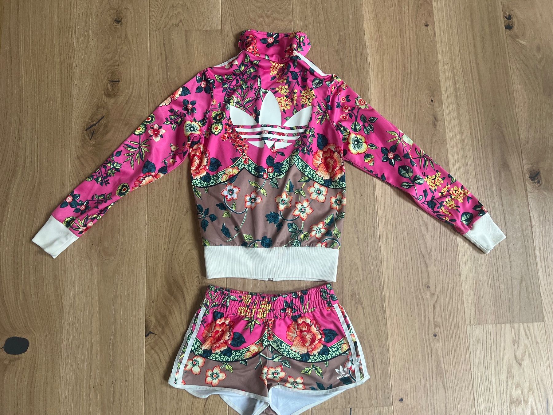 Adidas Trainingsanzug Blumenmuster 36 Top Zustand (Gebraucht