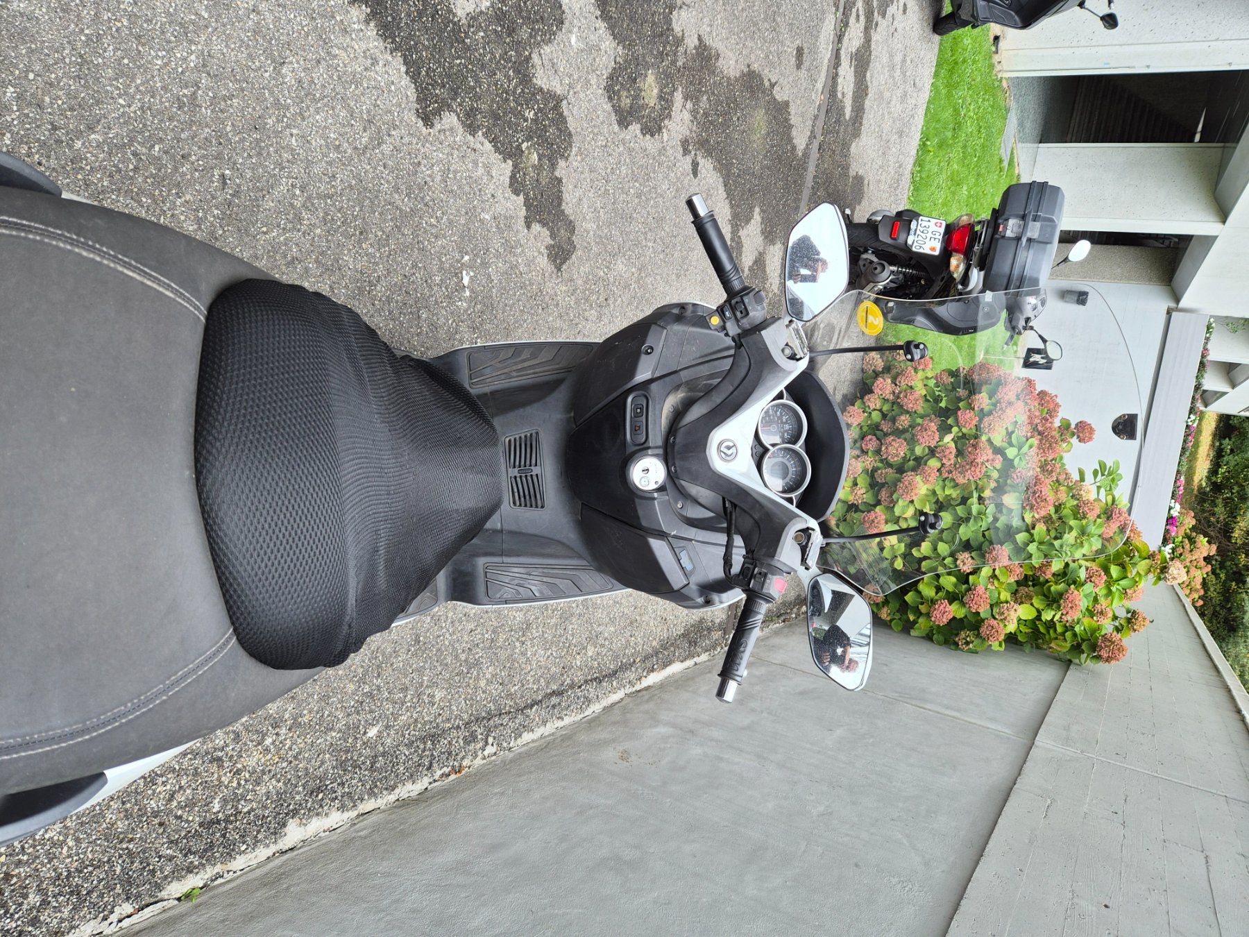 Sym Scooter: Vends scooter gts 300 sym – Usato da Genève venduto da fra_b7mm 3