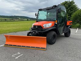 KUBOTA RTV-X 1110 avec Cabine, lame neige et pont avant.