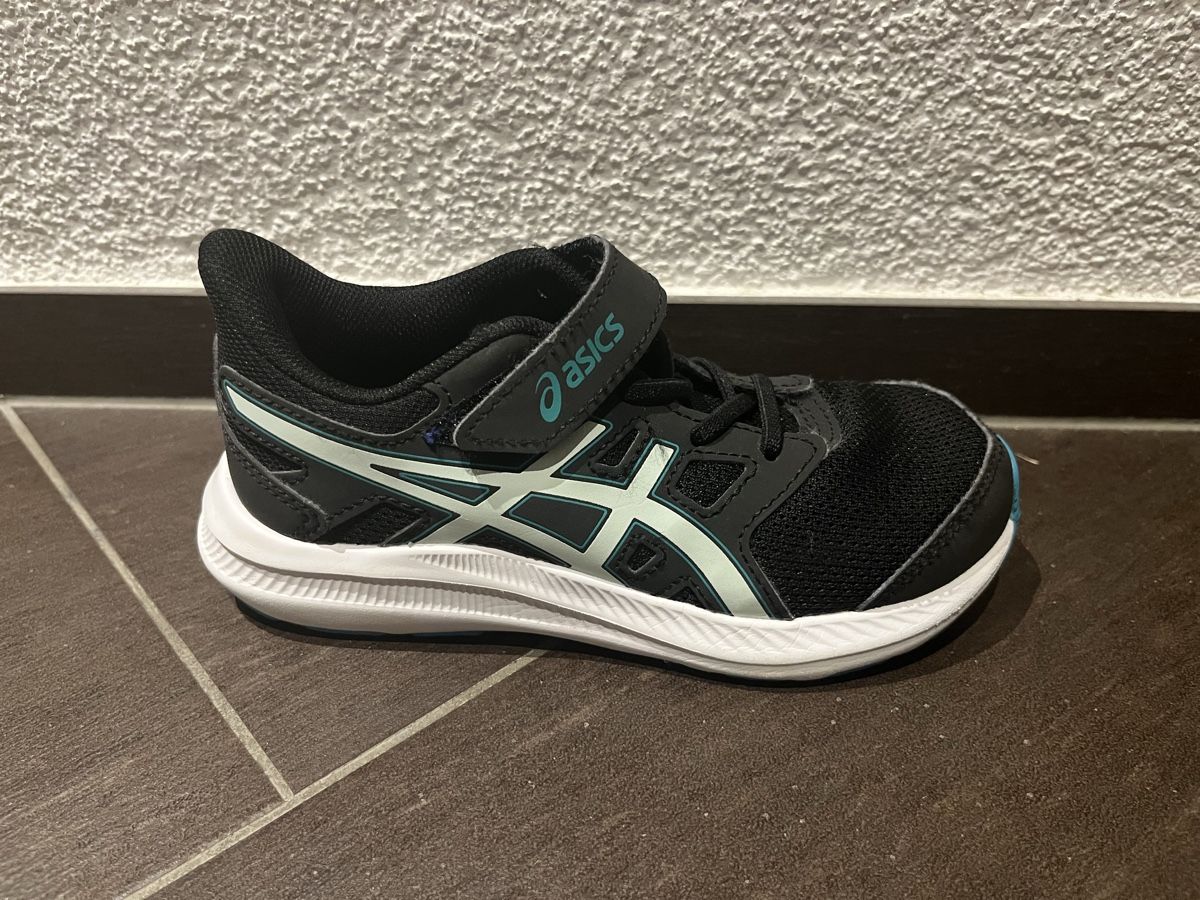 Asics Scarpe per ragazzi: ASICS Laufschuhe - Kinder Grosse 30 – Usato da Ehrendingen venduto da emm_7d8k 6