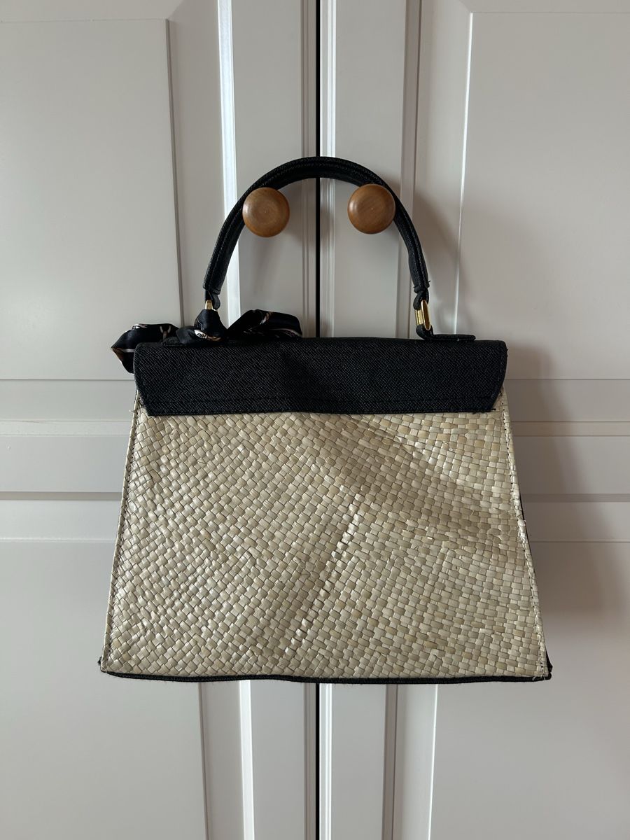 Borse da donna: Elegant Woven New Sling Bag – Nuovo (secondo la descrizione) da St.Josefen venduto da lop_lh8d 3