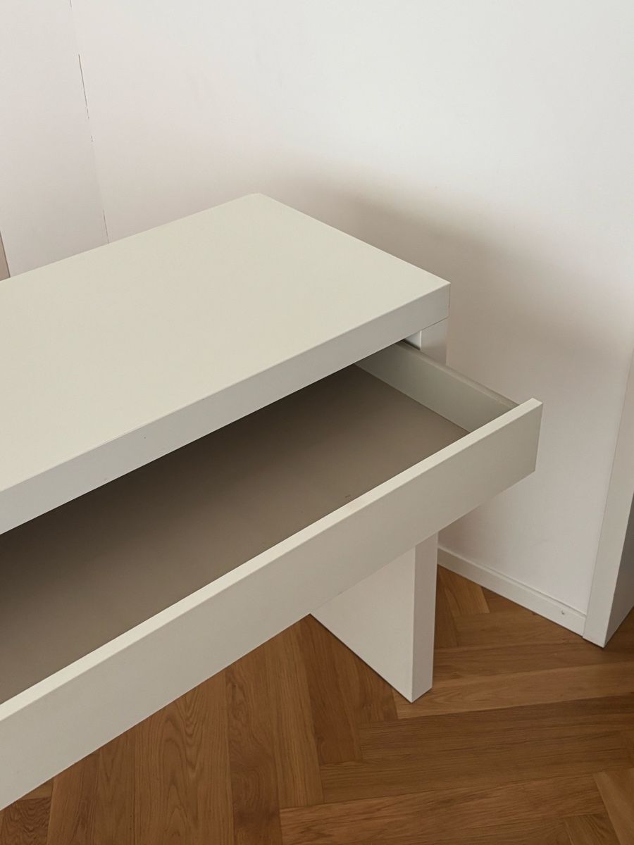Schminktische: Schreibtisch/Schminktisch mit Korpus – Gebraucht aus Luzern von Qazwsx 2