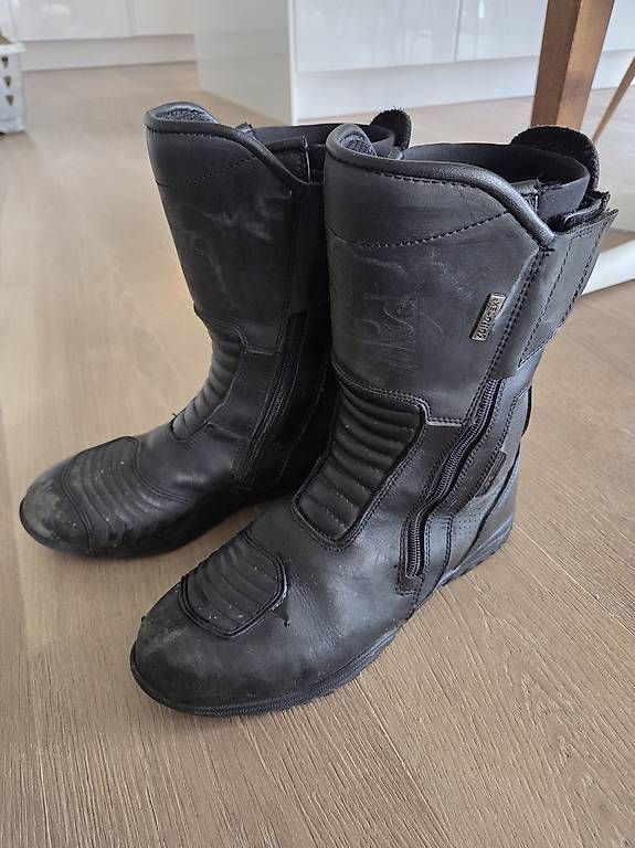 Scarpe da uomo: Motorradstiefel Touring / Gore-Tex  Grösse 45 – Usato da Einsiedeln venduto da T.engeler