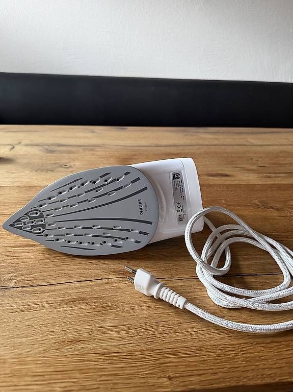 Bügeleisen: Philips easy speed Bügeleisen – Gebraucht aus Saas im Prättigau von cla_289l 3