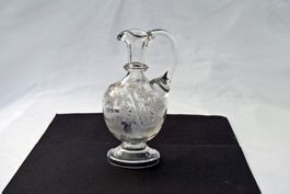 Antiker Glaskrug / Karaffe mit feiner Gravur