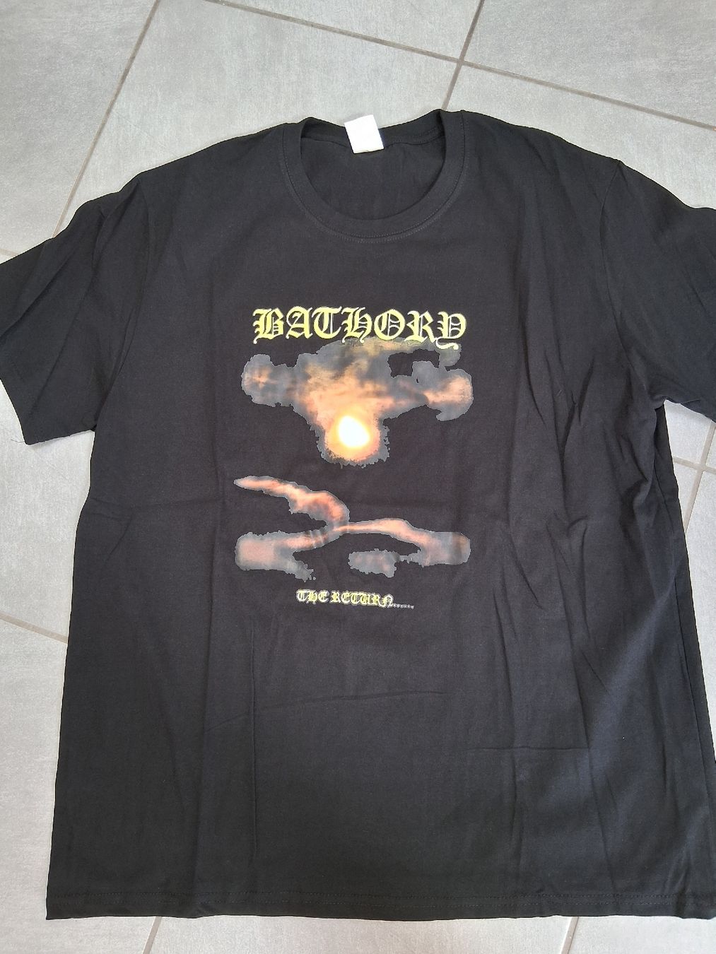 T-shirt: ts bathory - the return (metal) – Nuovo (secondo la descrizione) da St-Cergue venduto da VeganWarrior