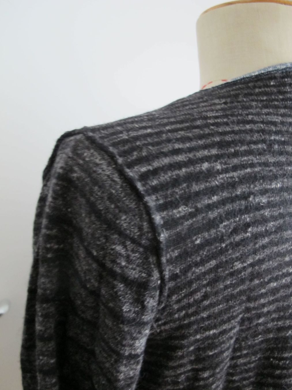 Diesel Giacche: Cardigan von Diesel, anthrazit-grau, Gr. M/38 – Usato da St. Gallen venduto da Flint75 2