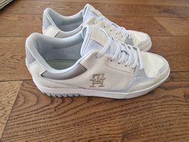 Tommy Hilfiger Turnschuhe weiss/beige Grösse 45 neuwertig