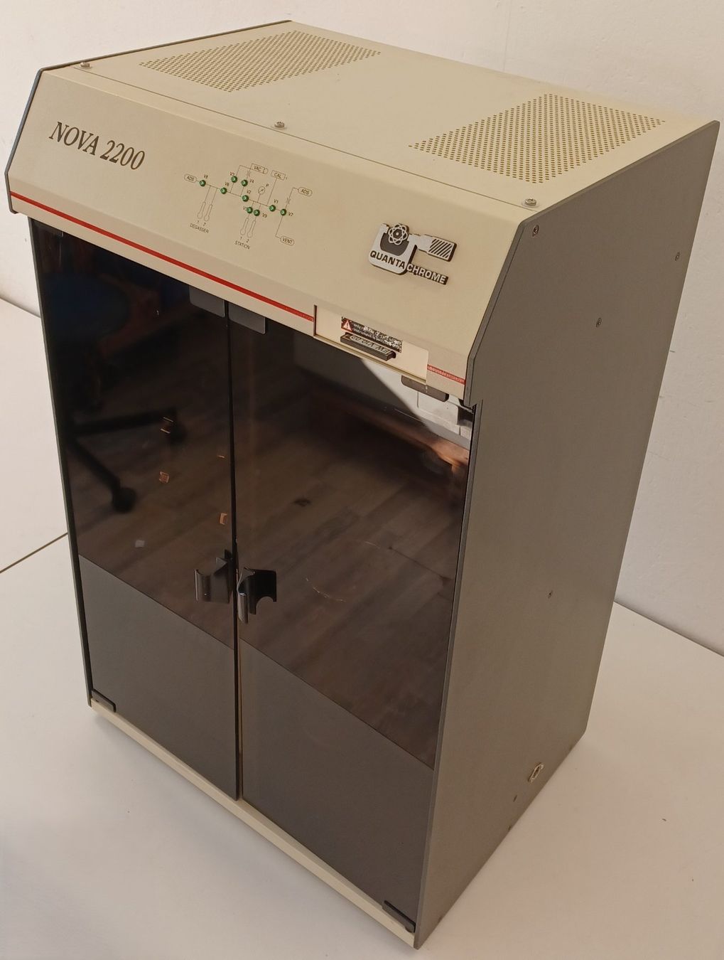 Accessori da laboratorio: Quantachrome Nova 2200 N22-5 Gas Adsorption Analyzer – Difettoso da Niederdorf venduto da LeptonAG_Labor