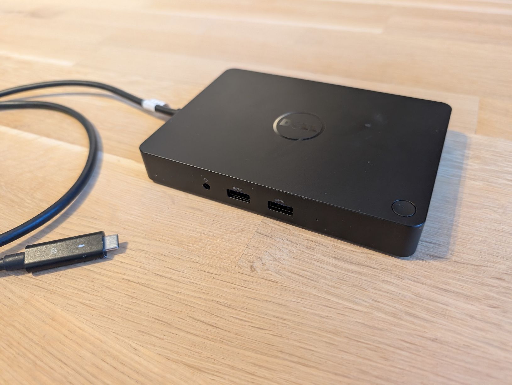 Dell Docking station: Dell WD15 Docking Station  mit USB C, neuwertig – Usato da Obfelden venduto da jergo