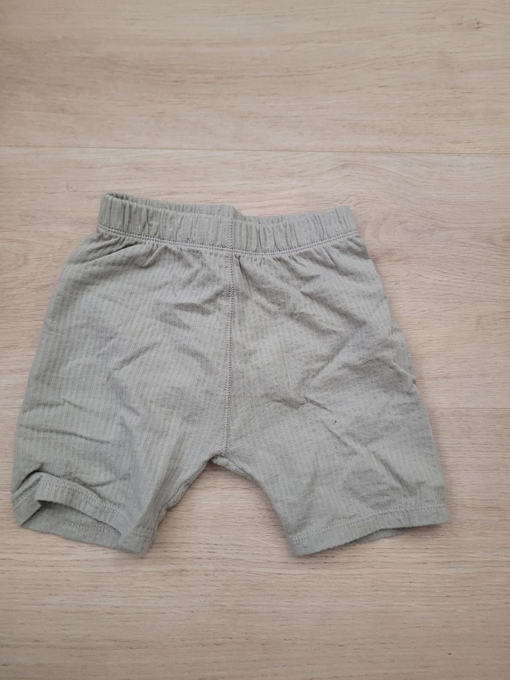 Zara Pantaloni: kurze Hose Gr. 104 – Usato da Lupsingen venduto da sta_wgg5