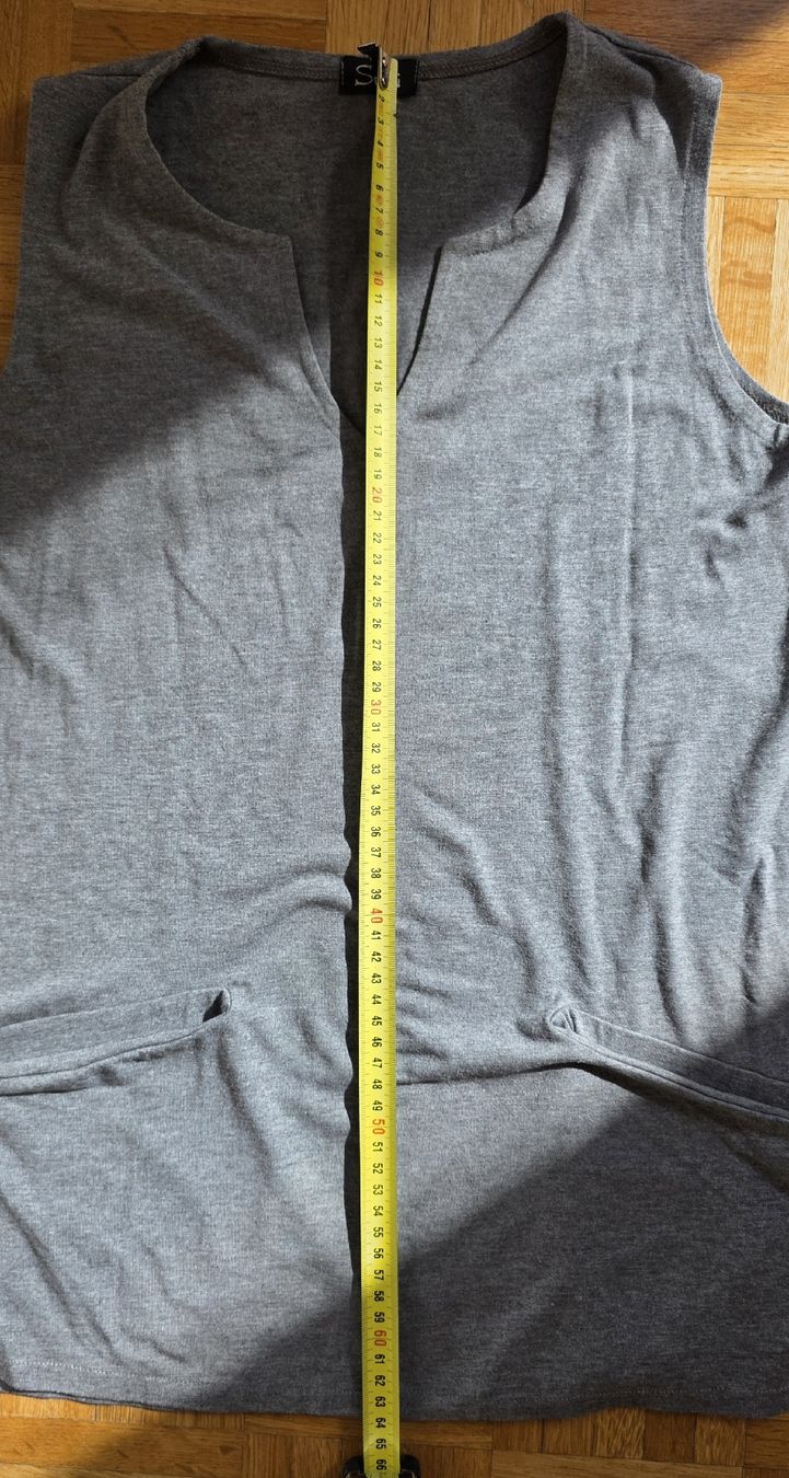 Top: Débardeur gris Suki taille L – Usato da Yverdon-les-Bains venduto da van_dq65 5