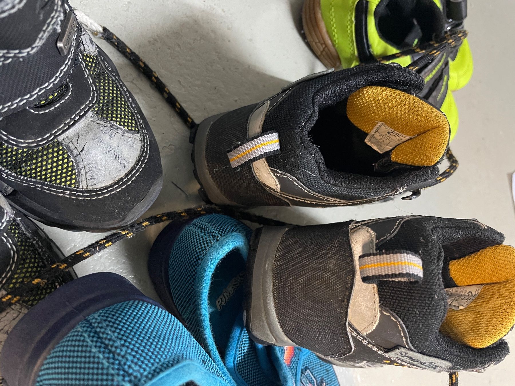 Scarpe per ragazzi: Schuhpaket Grösse 29 – Usato da Buchs SG venduto da Buxerli_ 3