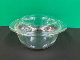 1 Glasschüssel mit Deckel Made in France Durchmesser 18.5 cm