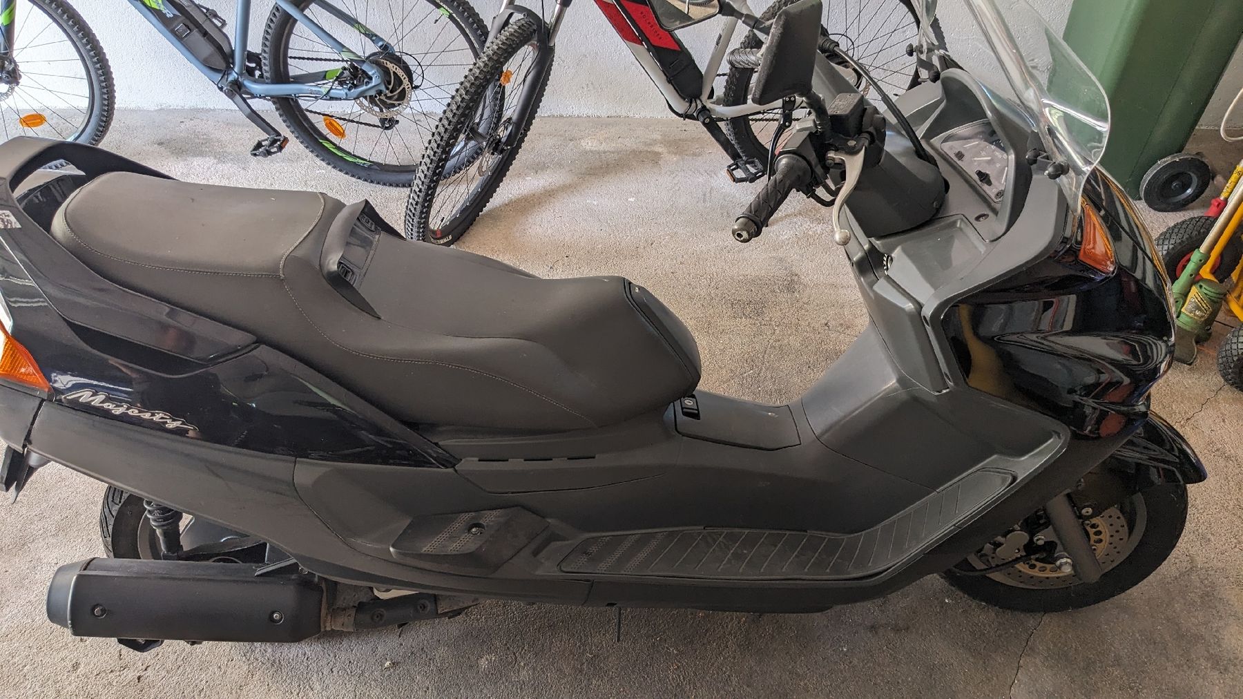 Yamaha Scooters: scooter majesty 250 – D'occasion à St-Imier par Enzo24