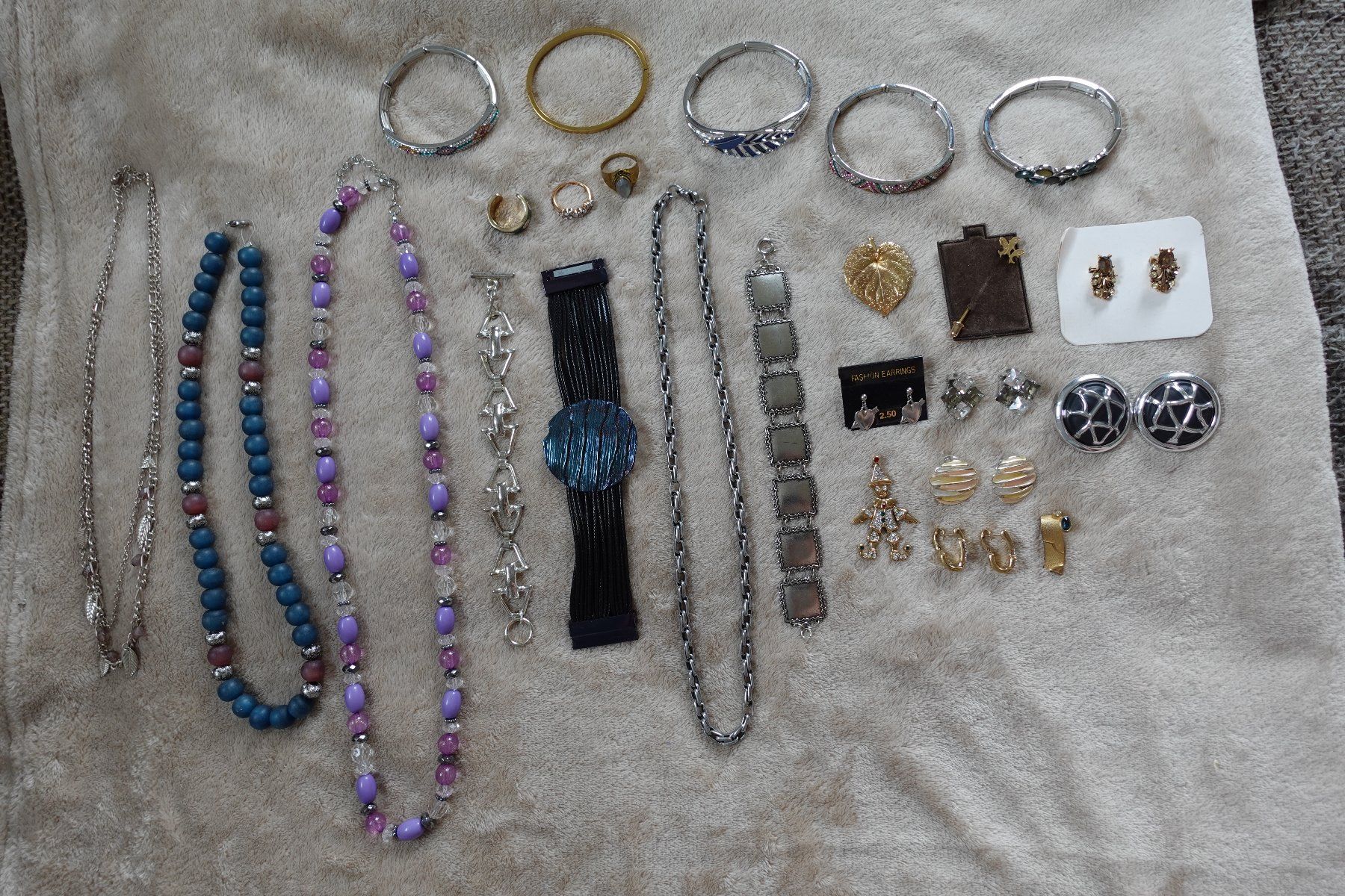 Sonstiger Schmuck: 1 schönes 31 teiliges Modeschmuck Set – Gebraucht aus rorschach von Babsi64