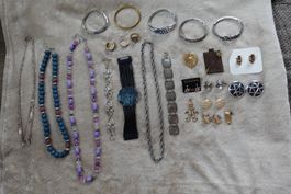 1 schönes 31 teiliges Modeschmuck Set