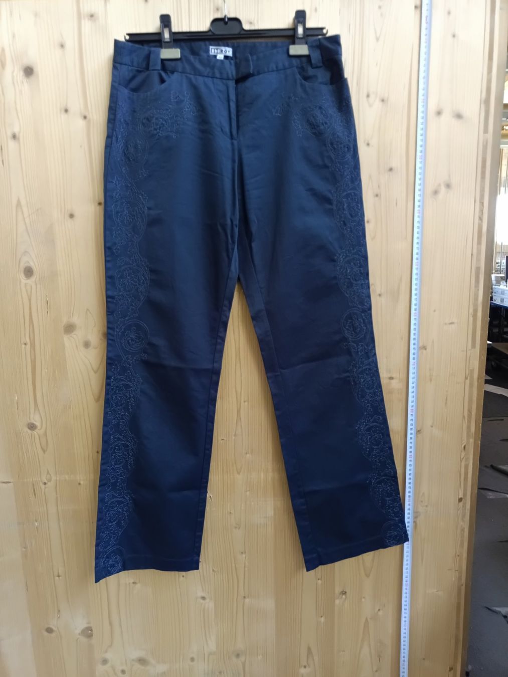 Pantalons: gestickte Damen Hosen – Neuf (Voir description) à Wängi par Ladys_First