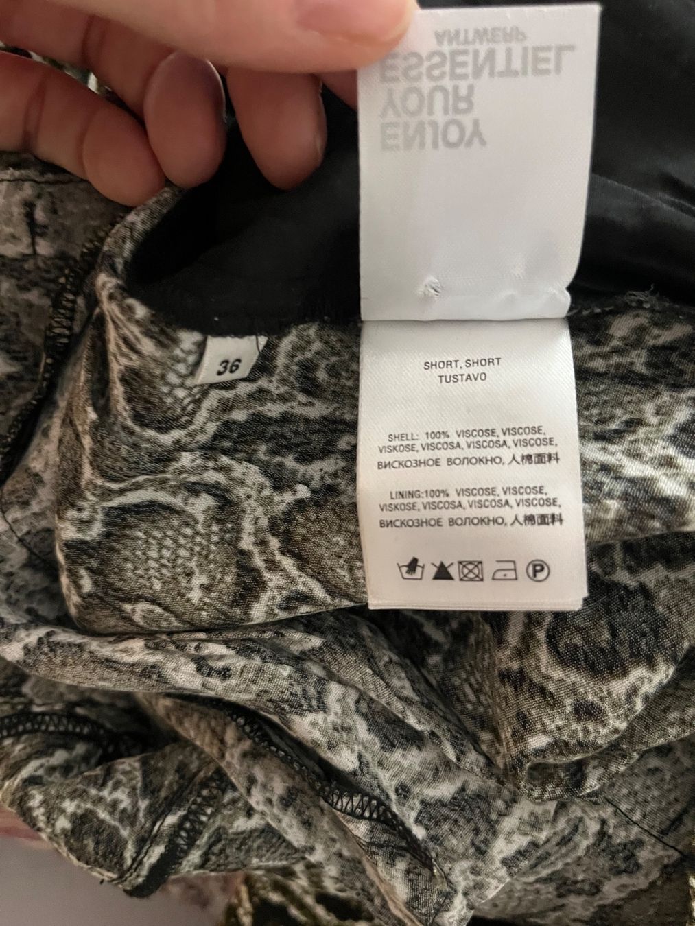 Hosen: Jupe culotte léopard Essentiel Antwerp – Gebraucht aus Cully von FranVey 4