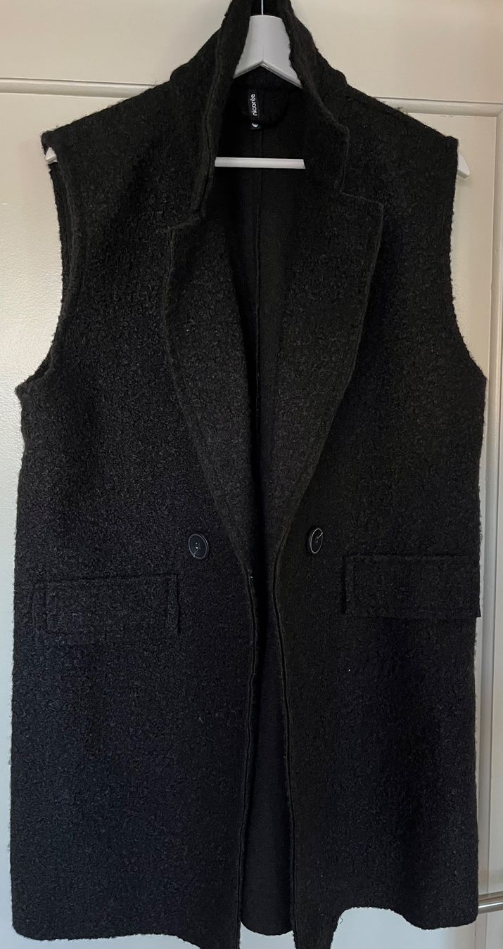 Gilets & Westen: Weste/ Gilet lang&warm Gr. XL – Neu (gemäss Beschreibung) aus Niederuzwil von Mala