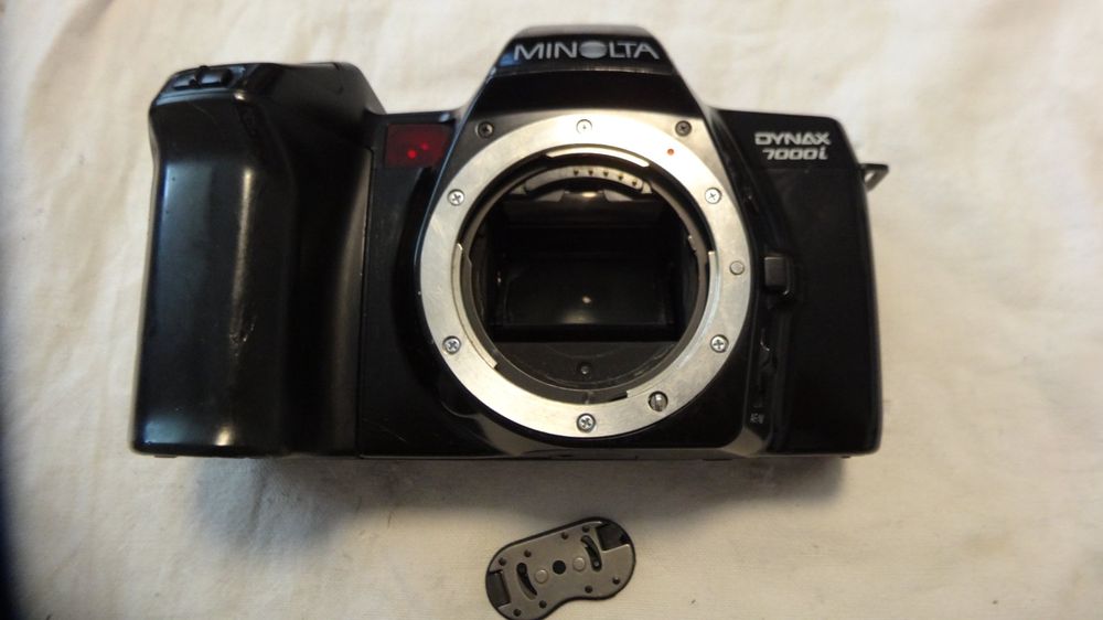 Minolta Fotocamera: MINOLTA DYNAX 7000i SPI REF AF FILM KAERA.NUR GEHAUSE-LÄÜFT – Usato da zürich venduto da ahmad01