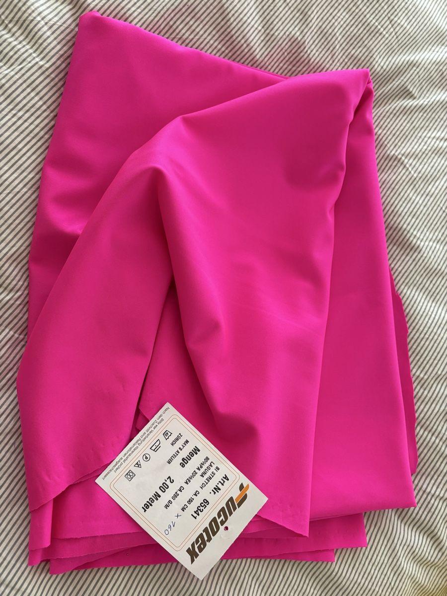 Tissus: Bi Strech Stoff neon pink – D'occasion à Rümlang par euqinom16