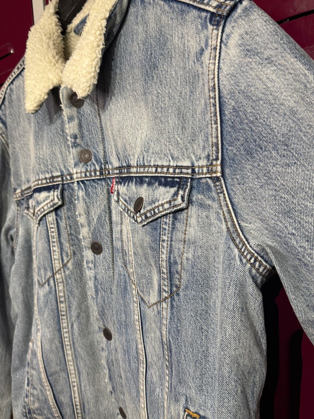 Levi's Giacche: LEVI'S SHERPA LIGHT BLUE DENIM JACKET SZ: M – Usato da Cortaillod venduto da Stay_Alive_vintage 2