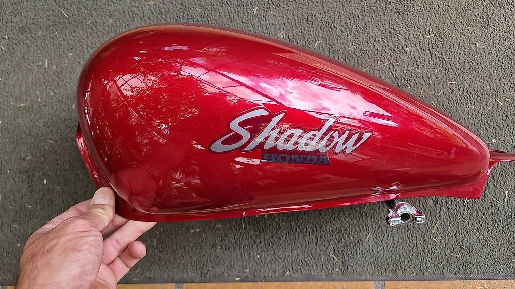 Accessori per altri veicoli: TANK HONDA SHADOW 600 – Usato da Camorino venduto da excubitorcaecus