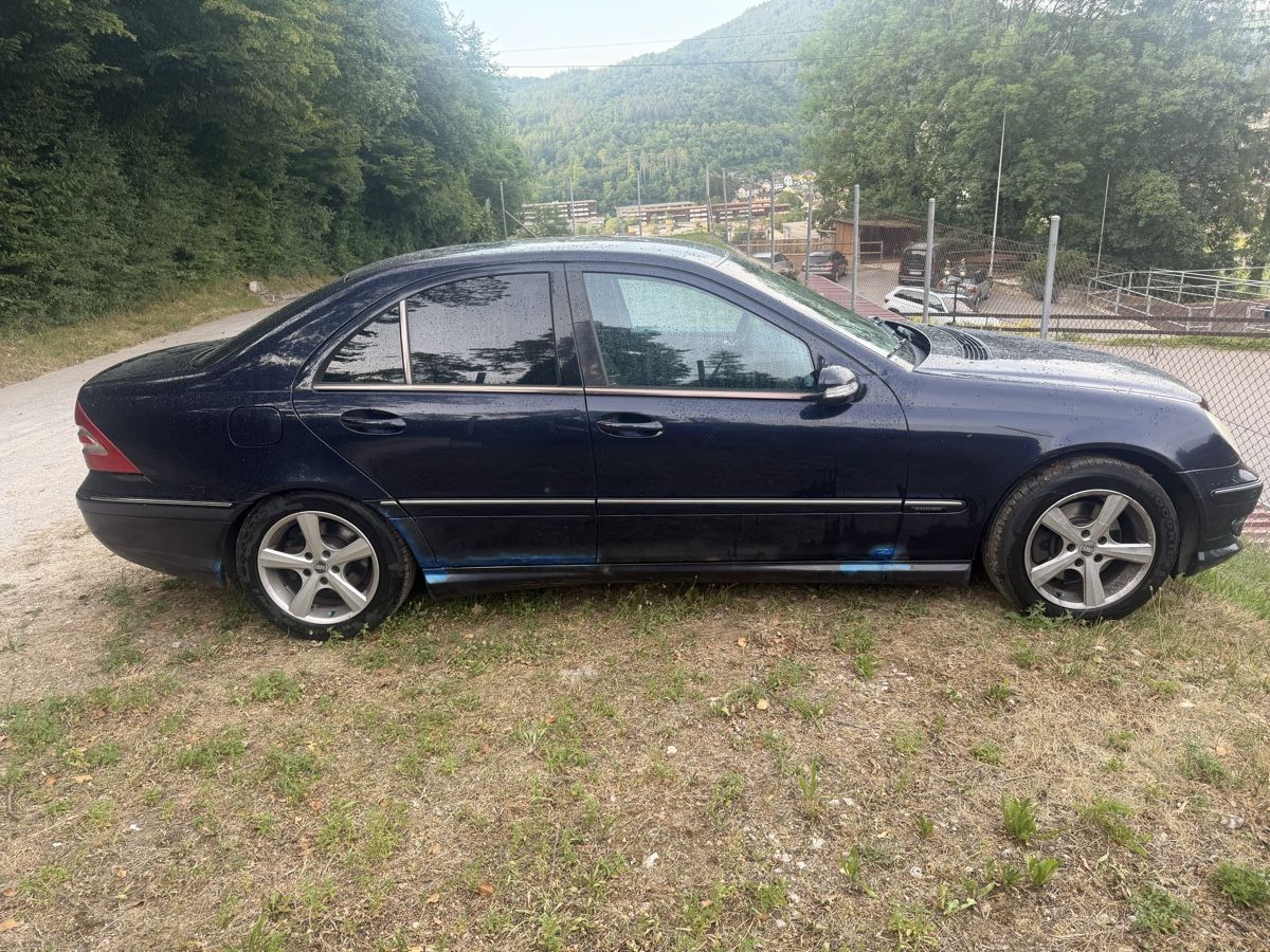 Mercedes-Benz Automobili: Mercedes-Benz  C320  (Export) – Usato da Lausen venduto da Armand94 1