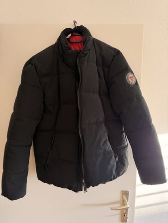 Warme Guess Winterjacke, Herren Jacke, Grösse L, Schwarz.