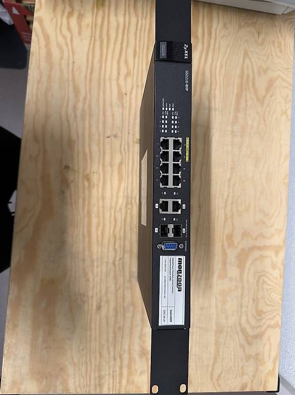 Zyxel Hubs & Switches: Netzwerk Switch - Zyxel Gs2210-8hp – Gebraucht aus Zürich von mehralswohnen 1