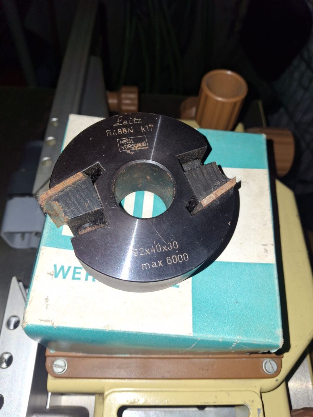 Scheppach Tutte le macchine: Scheppach HF3000 Kehlfräse – Usato da Kriens venduto da delee 3