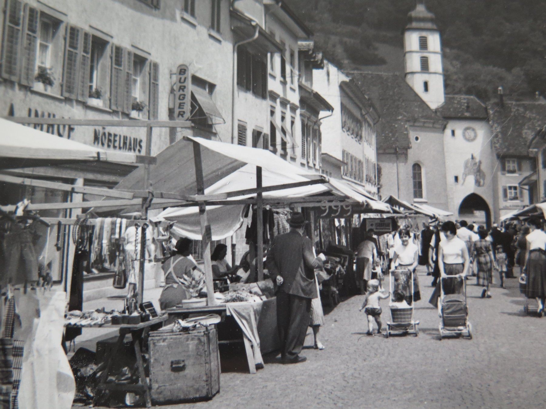 Cartoline postali: LAUFEN - MARKT IN LAUFEN – Usato da Wittenbach venduto da lipasal 1