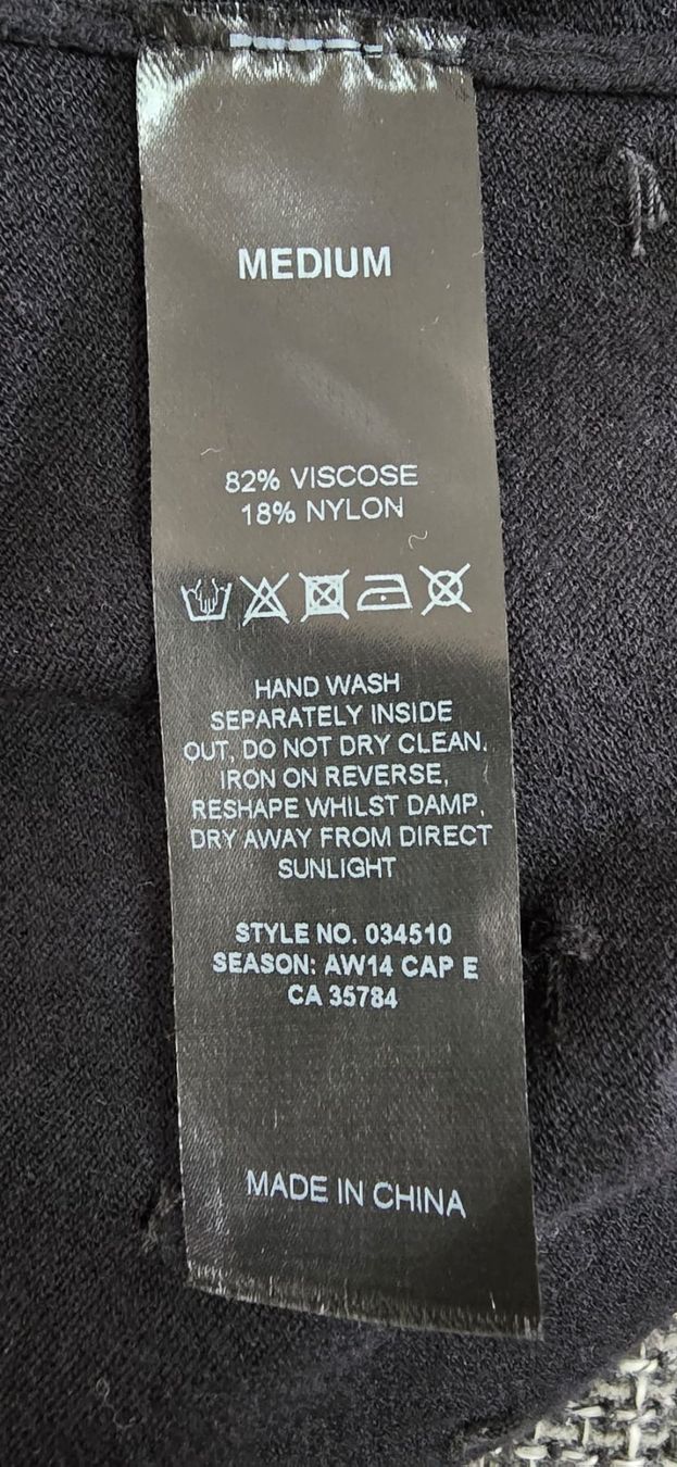 Maglioni & Felpe: Schwarze Pullover, Gr. M, mit Punkten, Top Zustand! – Usato da Möhlin venduto da bea_gb97 2
