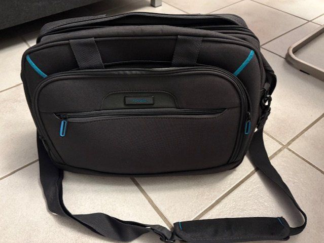 Borse: Laptoptasche, 42x32 cm – Nuovo e nell'imballaggio originale da Würenlingen venduto da Delfinli1