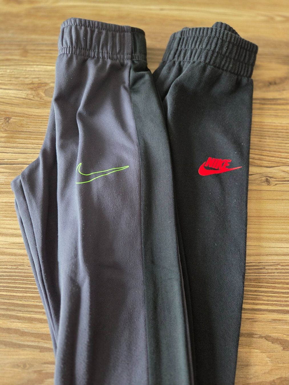 Nike Lotti & Set di vestiti: Nike Set Jungs Gr. 98 (alles Original!) – Usato da Rupperswil venduto da ecko_red 1