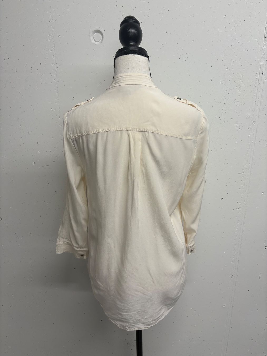 Tommy Hilfiger Camicette: Tommy Hilfiger Bluse in Creme Gr. 34 Viskose – Nuovo (secondo la descrizione) da Regensdorf venduto da secondchancefashion 4