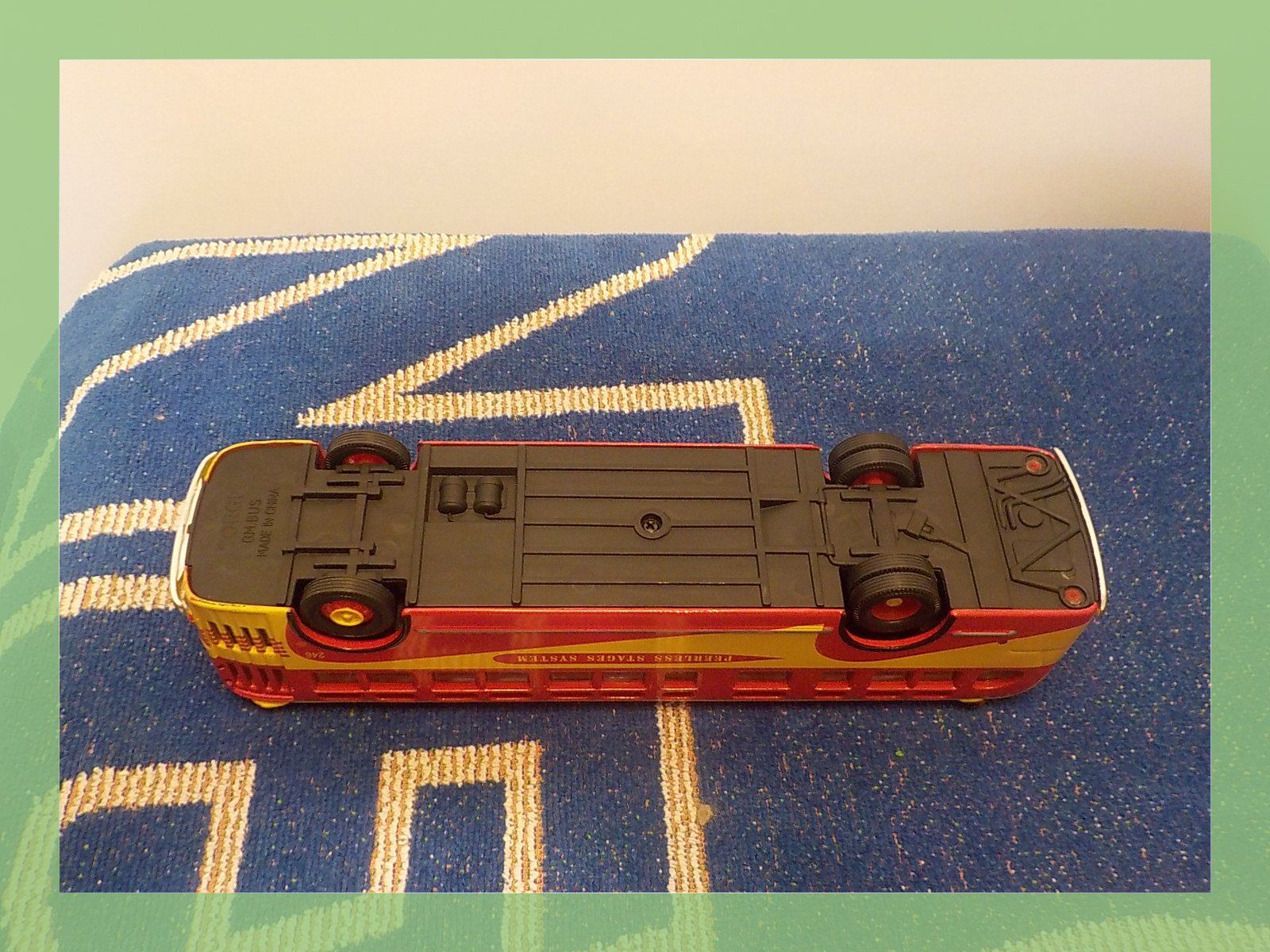 Corgi Toys Modellbausätze & Standmodelle: Modellbus Peerless Stages Inc. San Jose – Gebraucht aus Bülach von Freieck 6