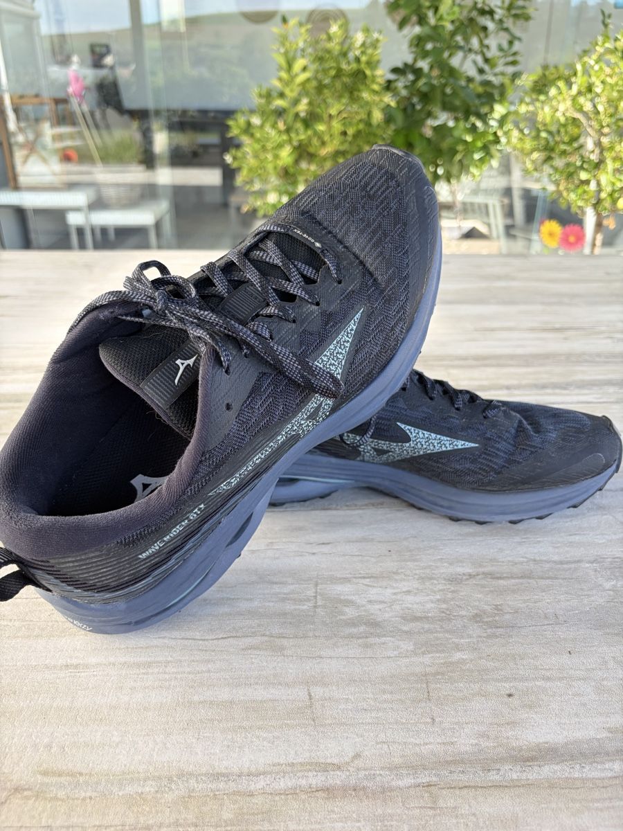 Herrenschuhe: Mizuno Sneaker 43 – Gebraucht aus Niederweningen von Pelushi28 5