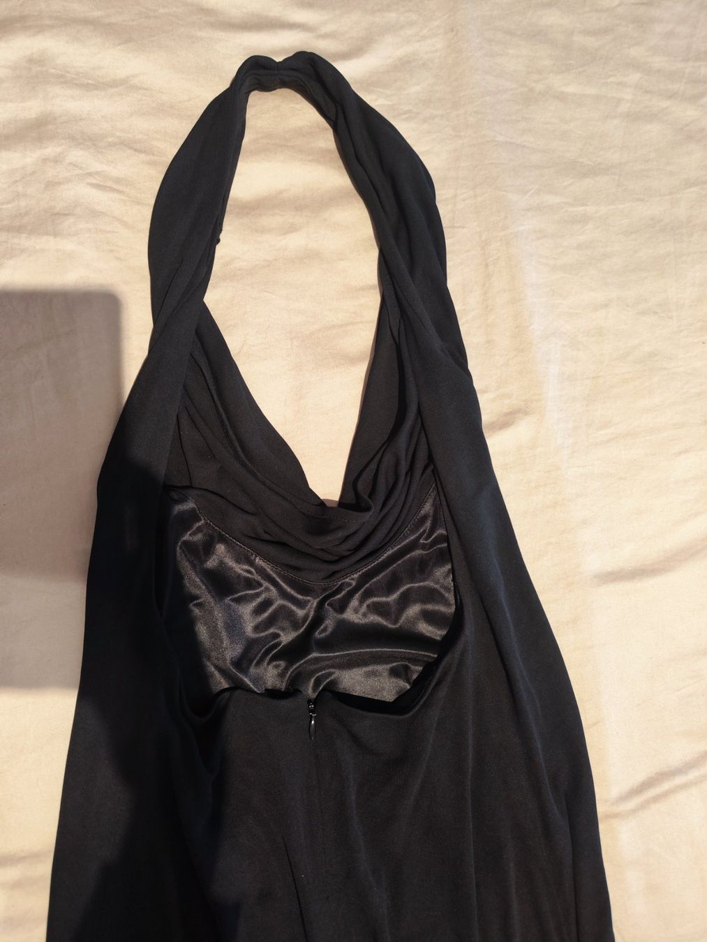 Zara Tute: Combinaison noire dos nu chez ZARA – Nuovo (secondo la descrizione) da La Tour-de-Peilz venduto da sas_sq9j 1