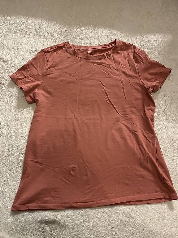 T-shirt: T-Shirts verschiedene Grössen – Usato da Niederhasli venduto da Scharindli 1