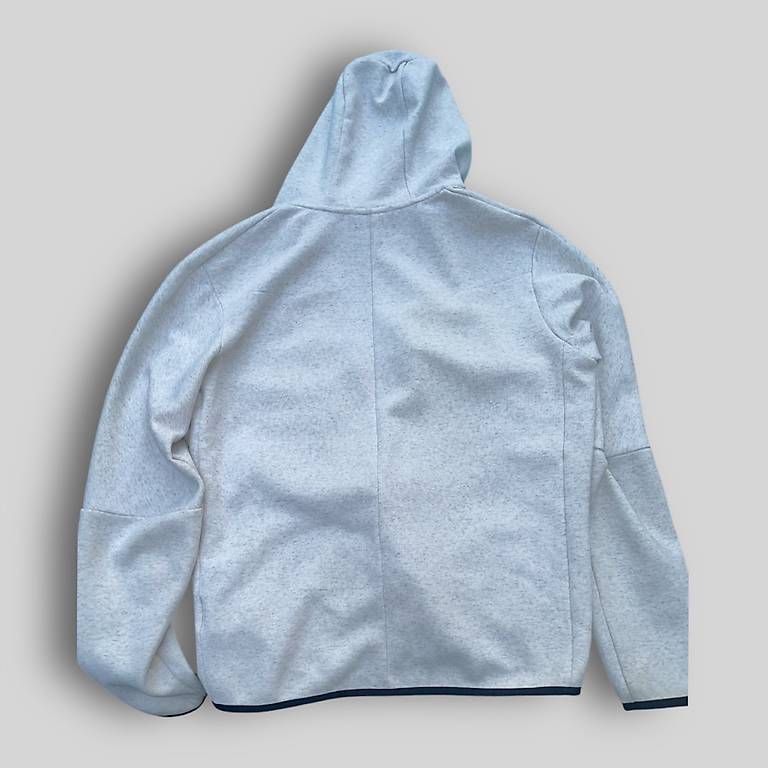 Giacche: Nike techleece Jacke reflektiv – Usato da Basel venduto da Leo_6qtr 1