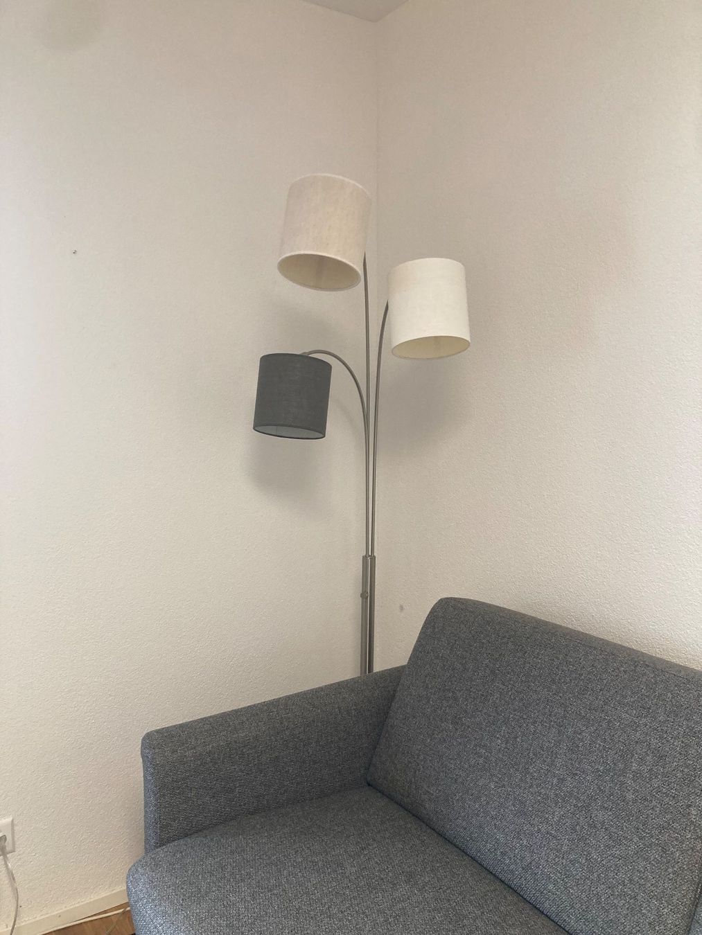 Lampade: Stehlampe dimmbar – Usato da Oberbuchsiten venduto da Samson1.0 1