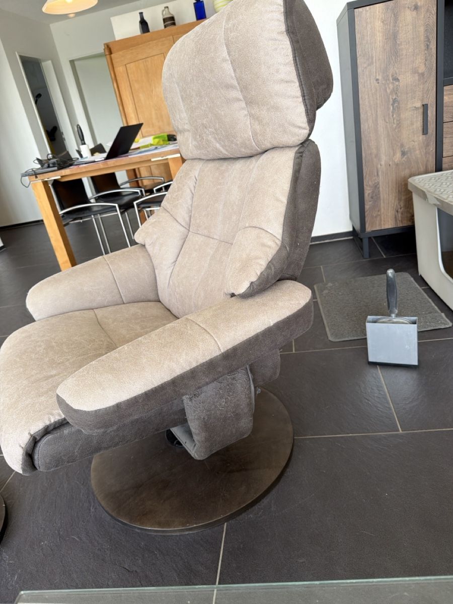 Poltrone: BEQUEMER     RELAXSESSEL    MIT     FUSSHOCKER – Usato da Wetzikon ZH venduto da philippe_22 2