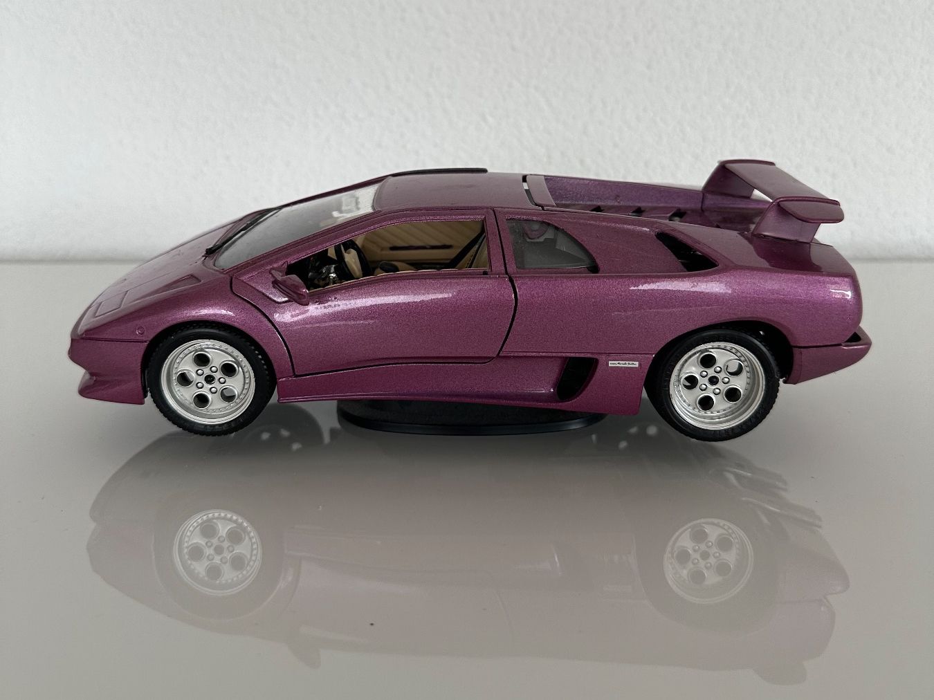 Bburago Modellautos: Lamborghini Diablo 1:18 Bburago mit Sockel – Gebraucht aus Muri AG von gae_kz9y 2