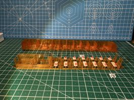 2 Stück H0 Modelleisenbahn Inneneinrichtung